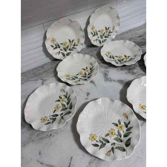 Vintage Rare Metlox Hand Painted Lolus Honeysuckle Ruffled Edge Plates Set - Picture 5 of 8